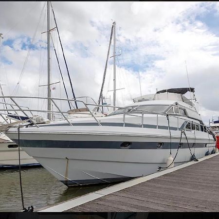 Beautiful And Magnific Yacht Ξενοδοχείο Lisboa Εξωτερικό φωτογραφία