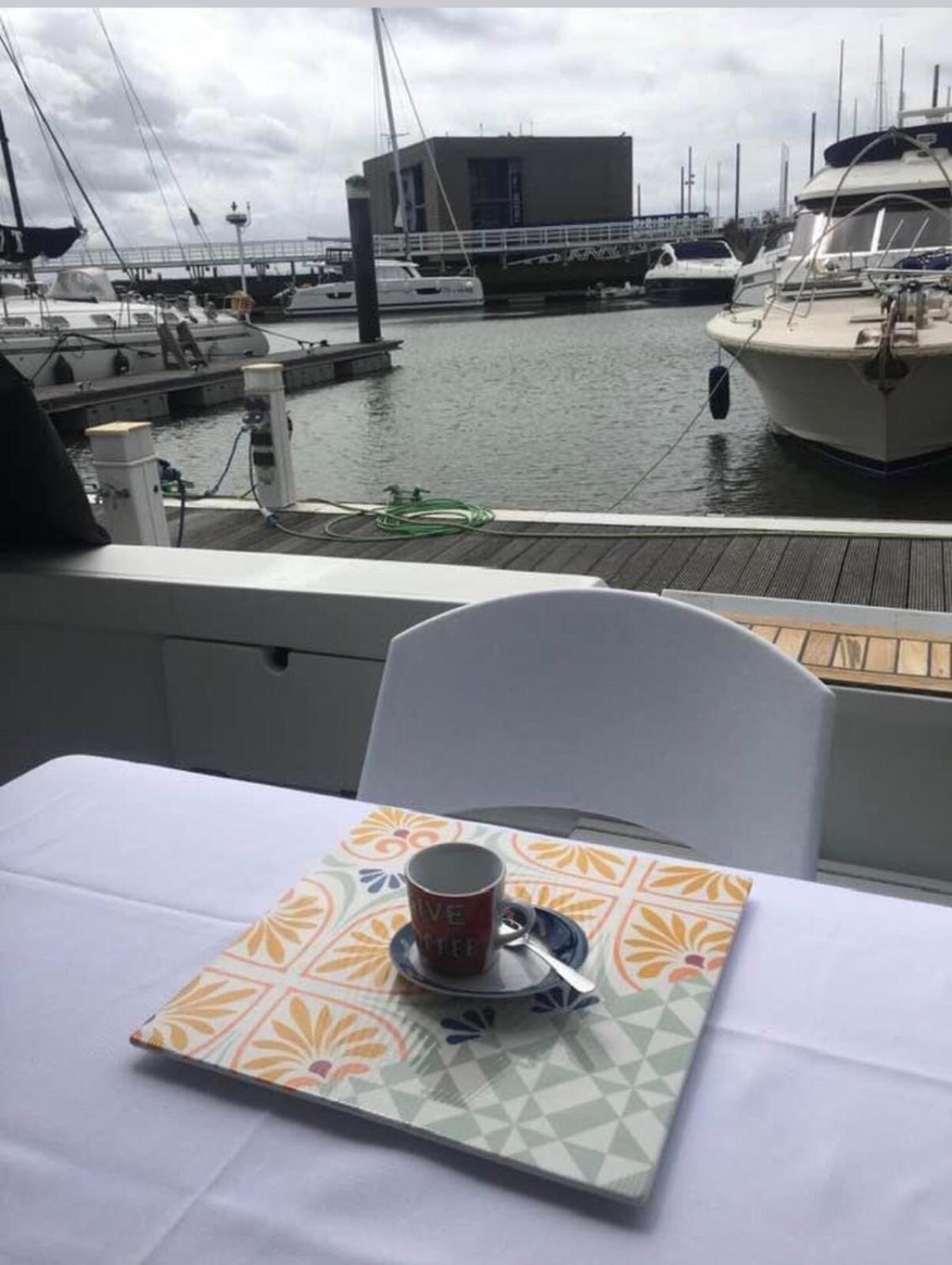 Beautiful And Magnific Yacht Ξενοδοχείο Lisboa Εξωτερικό φωτογραφία