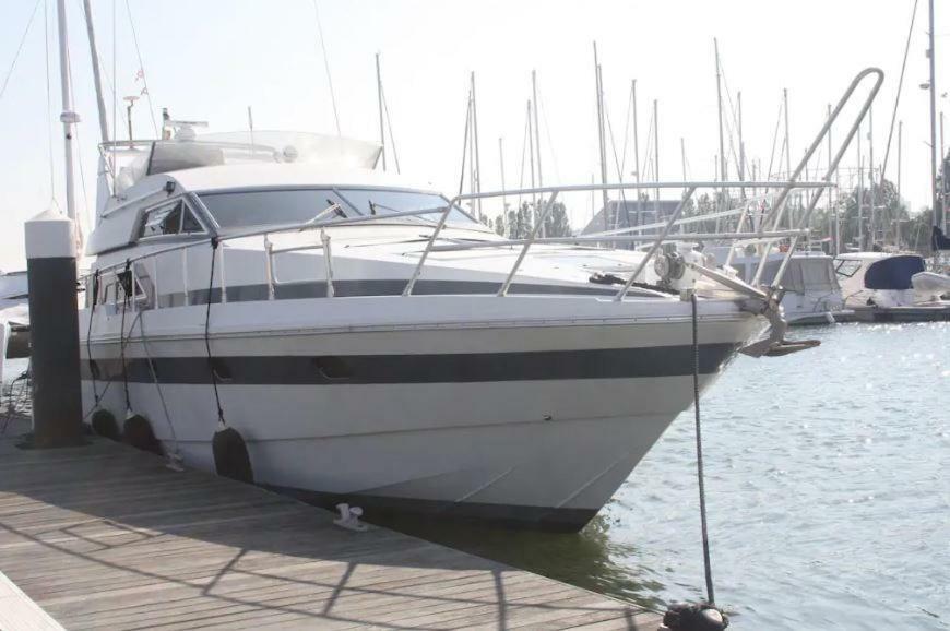 Beautiful And Magnific Yacht Ξενοδοχείο Lisboa Εξωτερικό φωτογραφία